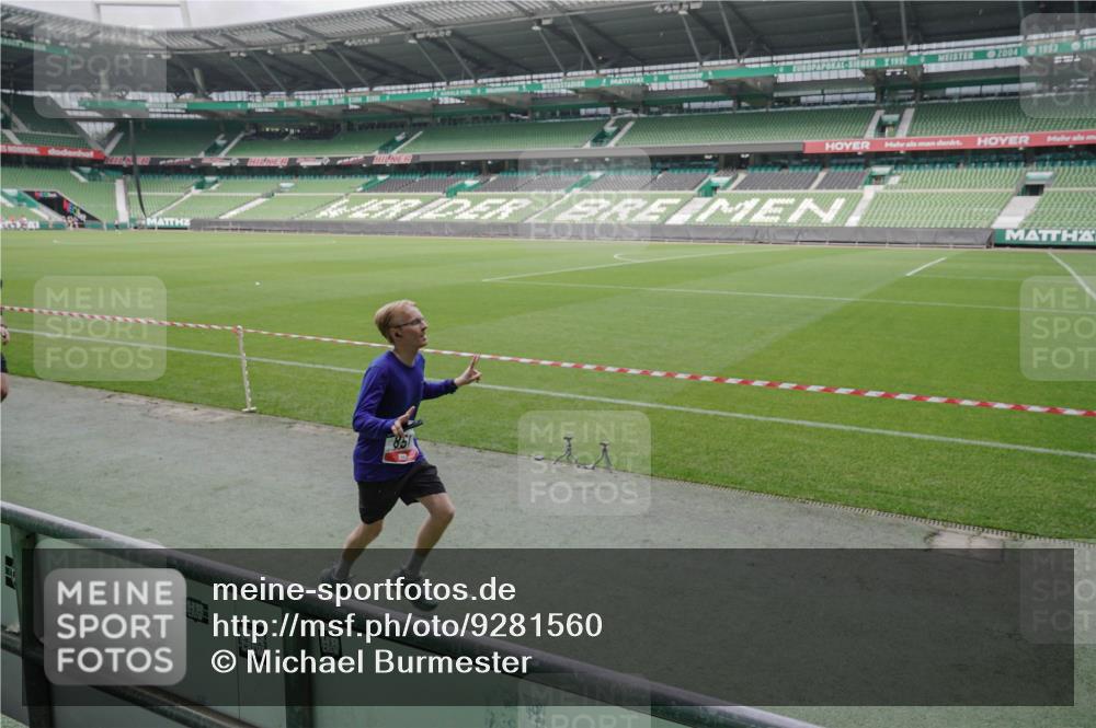 05.10.2025 - 20. swb-Marathon Bremen Michael Burmester http://msf.ph/oto/9281560 05.10.2025 13:05:03 Laufen im Stadion 100, 190, 199, 406, 421, 490, 607, 678, 712, 858, 924, 1012, 1061, 1132, 1404, 1455, 1480, 1545, 1746, 1765, 1834, 1840, 1867, 1990, 2009, 2058, 2086, 2190, 2399, 2536, 2584, 2604, 2664, 2802, 2901, 2935, 2989, 3008, 3025, 3049, 3216, 3346, 3378, 3380, 3413, 3433, 3445, 3483, 3561, 3658, 3799, 3901, 4001, 4055, 4187, 4207, 4241, 4243, 4244, 4376, 4501, 4627, 4634, 4665, 4671, 4757, 4838, 4855, 4858, 5082, 5247, 5286, 5295, 5446, 5464, 5614, 5904 meine-sportfotos.de