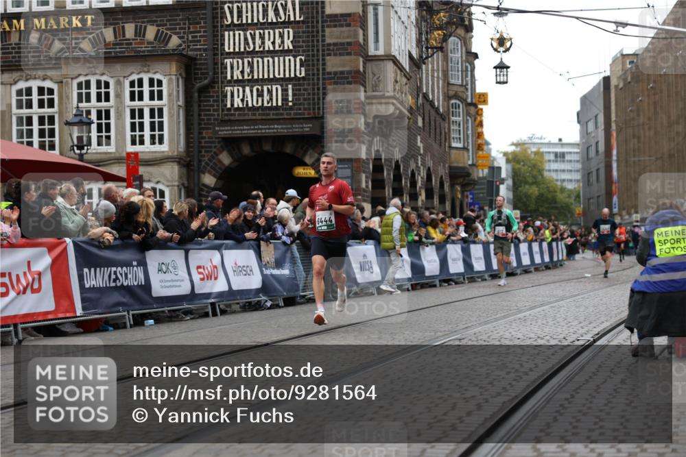 05.10.2025 - 20. swb-Marathon Bremen Yannick Fuchs http://msf.ph/oto/9281564 05.10.2025 12:55:27 Ziel 235, 474, 2132, 6444, 7213, 7883 meine-sportfotos.de