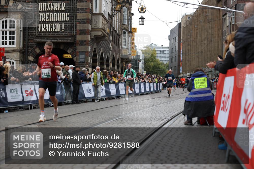 05.10.2025 - 20. swb-Marathon Bremen Yannick Fuchs http://msf.ph/oto/9281588 05.10.2025 12:55:27 Ziel 235, 474, 2132, 6444, 7213, 7883 meine-sportfotos.de