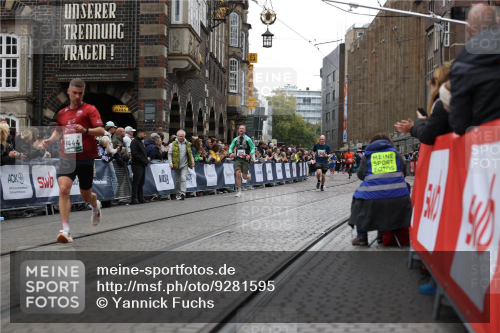 05.10.2025 - 20. swb-Marathon Bremen Yannick Fuchs http://msf.ph/oto/9281595 05.10.2025 12:55:28 Ziel 235, 474, 2132, 6444, 7213, 7883 meine-sportfotos.de