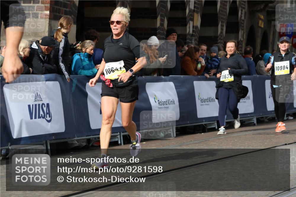 05.10.2025 - 20. swb-Marathon Bremen Strokosch-Dieckow http://msf.ph/oto/9281598 05.10.2025 11:15:05 Ziel 10496, 10647, 10984, 11107, 11293, 11635 meine-sportfotos.de