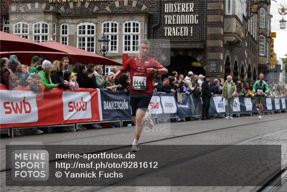 05.10.2025 - 20. swb-Marathon Bremen Yannick Fuchs http://msf.ph/oto/9281612 05.10.2025 12:55:28 Ziel 235, 474, 2132, 6444, 7213, 7883 meine-sportfotos.de