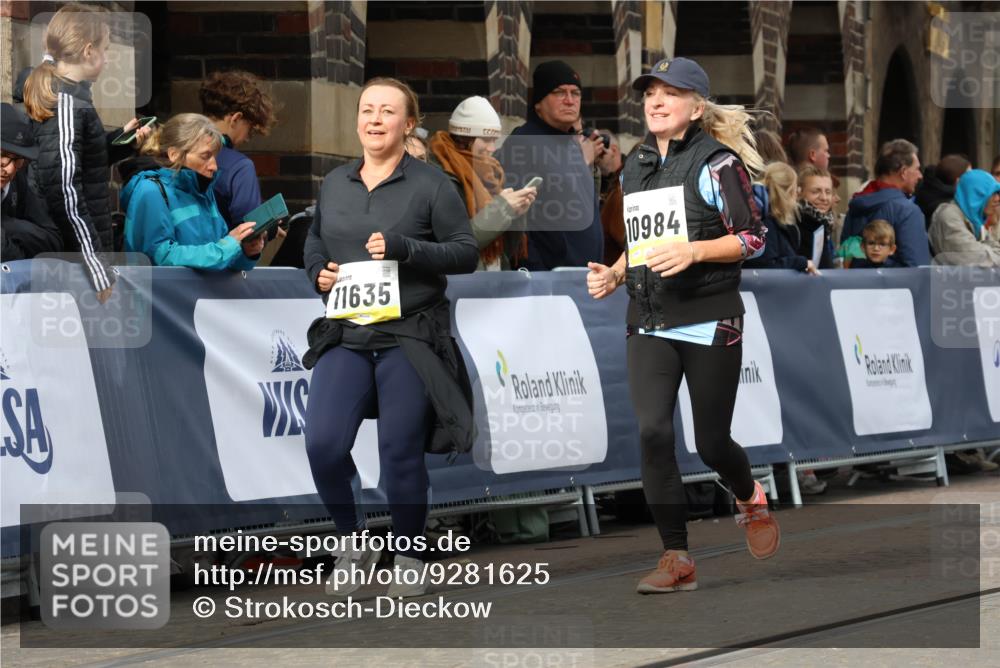 05.10.2025 - 20. swb-Marathon Bremen Strokosch-Dieckow http://msf.ph/oto/9281625 05.10.2025 11:15:07 Ziel 10647, 10984, 11107, 11293, 11635 meine-sportfotos.de