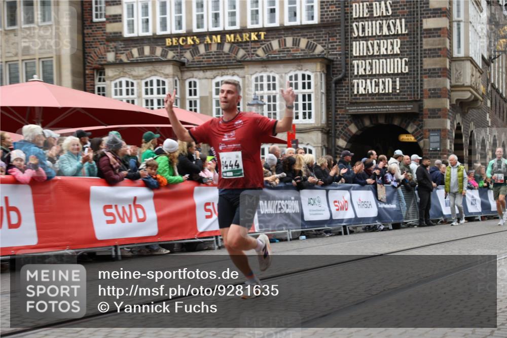 05.10.2025 - 20. swb-Marathon Bremen Yannick Fuchs http://msf.ph/oto/9281635 05.10.2025 12:55:28 Ziel 235, 474, 2132, 6444, 7213, 7883 meine-sportfotos.de