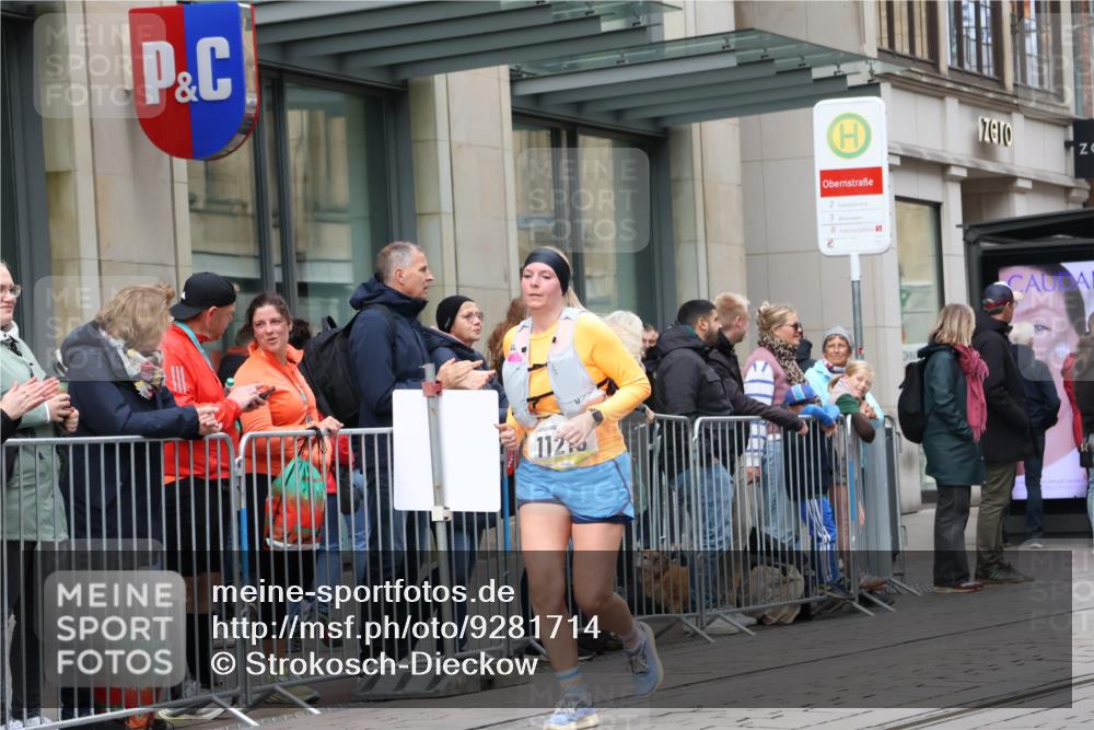 05.10.2025 - 20. swb-Marathon Bremen Strokosch-Dieckow http://msf.ph/oto/9281714 05.10.2025 11:19:28 Ziel 9705, 10677, 11216, 9705, 10677, 11216 meine-sportfotos.de
