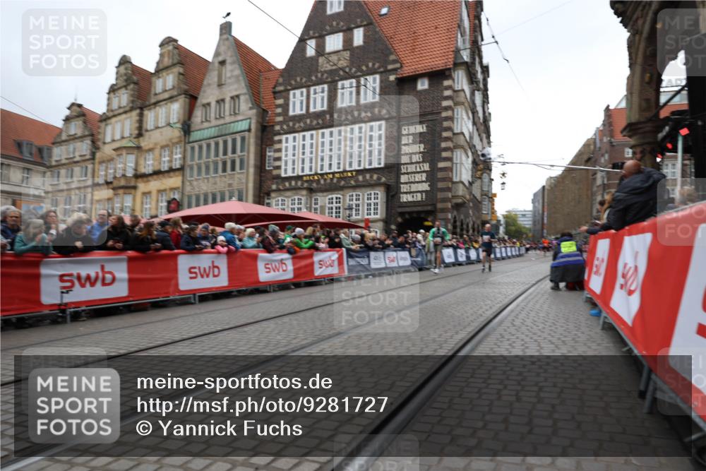 05.10.2025 - 20. swb-Marathon Bremen Yannick Fuchs http://msf.ph/oto/9281727 05.10.2025 12:55:30 Ziel 235, 474, 1443, 2132, 6444, 7883 meine-sportfotos.de
