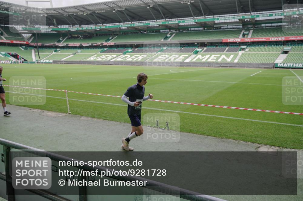 05.10.2025 - 20. swb-Marathon Bremen Michael Burmester http://msf.ph/oto/9281728 05.10.2025 13:05:17 Laufen im Stadion 190, 199, 406, 421, 520, 611, 678, 712, 804, 817, 858, 924, 1061, 1132, 1147, 1228, 1404, 1455, 1480, 1545, 1702, 1746, 1765, 1834, 1840, 1867, 1990, 2009, 2058, 2190, 2198, 2399, 2536, 2584, 2604, 2664, 2785, 2802, 2901, 2935, 3008, 3025, 3049, 3216, 3378, 3380, 3413, 3433, 3445, 3450, 3479, 3561, 3658, 3799, 3809, 3837, 4055, 4187, 4207, 4241, 4326, 4332, 4376, 4634, 4665, 4671, 4676, 4838, 4855, 4858, 4892, 4904, 5286, 5295, 5382, 5614, 5904, 6283 meine-sportfotos.de