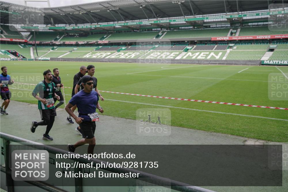 05.10.2025 - 20. swb-Marathon Bremen Michael Burmester http://msf.ph/oto/9281735 05.10.2025 13:05:19 Laufen im Stadion 190, 199, 406, 520, 611, 678, 712, 804, 817, 858, 924, 1061, 1132, 1147, 1228, 1404, 1455, 1480, 1545, 1610, 1702, 1746, 1765, 1834, 1840, 1867, 1990, 2009, 2058, 2187, 2190, 2198, 2399, 2437, 2536, 2584, 2604, 2785, 2802, 2901, 2935, 3008, 3025, 3049, 3216, 3317, 3378, 3380, 3413, 3445, 3450, 3479, 3561, 3799, 3809, 3837, 4055, 4187, 4207, 4241, 4326, 4332, 4376, 4634, 4665, 4671, 4676, 4838, 4855, 4892, 4904, 5176, 5286, 5295, 5382, 5614, 5904, 6283 meine-sportfotos.de