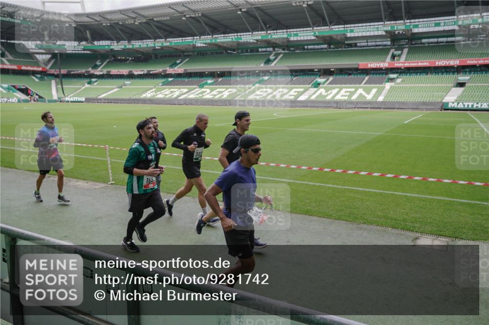 05.10.2025 - 20. swb-Marathon Bremen Michael Burmester http://msf.ph/oto/9281742 05.10.2025 13:05:19 Laufen im Stadion 190, 199, 406, 520, 611, 678, 712, 804, 817, 858, 924, 1061, 1132, 1147, 1228, 1404, 1455, 1480, 1545, 1610, 1702, 1746, 1765, 1834, 1840, 1867, 1990, 2009, 2058, 2187, 2190, 2198, 2399, 2437, 2536, 2584, 2604, 2785, 2802, 2901, 2935, 3008, 3025, 3049, 3216, 3317, 3378, 3380, 3413, 3445, 3450, 3479, 3561, 3799, 3809, 3837, 4055, 4187, 4207, 4241, 4326, 4332, 4376, 4634, 4665, 4671, 4676, 4838, 4855, 4892, 4904, 5176, 5286, 5295, 5382, 5614, 5904, 6283 meine-sportfotos.de