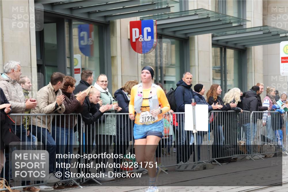 05.10.2025 - 20. swb-Marathon Bremen Strokosch-Dieckow http://msf.ph/oto/9281751 05.10.2025 11:19:29 Ziel 10677, 11216, 10677, 11216 meine-sportfotos.de