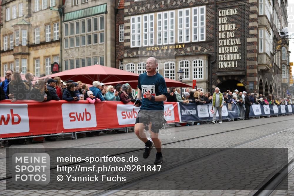 05.10.2025 - 20. swb-Marathon Bremen Yannick Fuchs http://msf.ph/oto/9281847 05.10.2025 12:55:32 Ziel 474, 1443, 1912, 2132, 6444 meine-sportfotos.de
