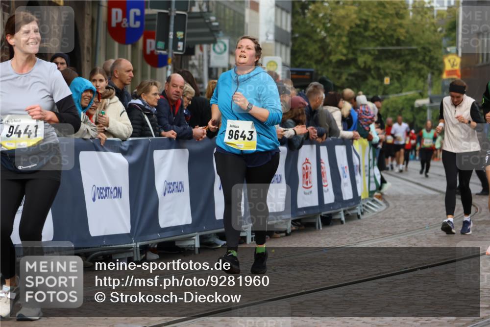 05.10.2025 - 20. swb-Marathon Bremen Strokosch-Dieckow http://msf.ph/oto/9281960 05.10.2025 11:15:15 Ziel 9441, 9643, 9768, 11293 meine-sportfotos.de