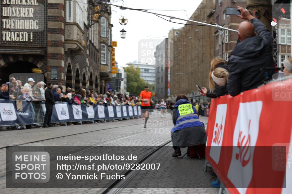 05.10.2025 - 20. swb-Marathon Bremen Yannick Fuchs http://msf.ph/oto/9282007 05.10.2025 12:55:35 Ziel 474, 1443, 1912, 2132, 6444 meine-sportfotos.de