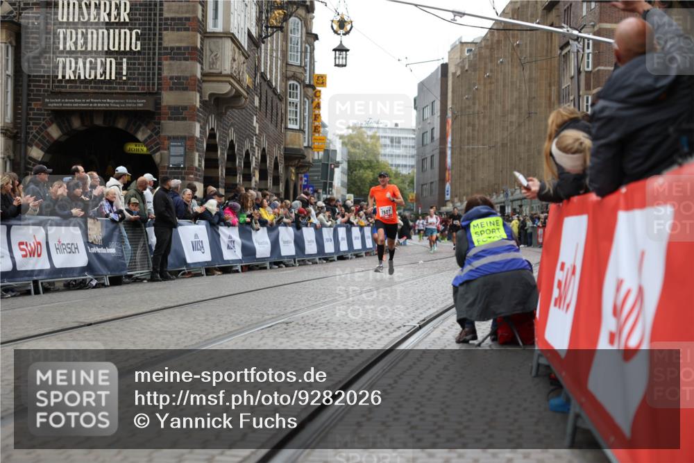05.10.2025 - 20. swb-Marathon Bremen Yannick Fuchs http://msf.ph/oto/9282026 05.10.2025 12:55:35 Ziel 474, 1443, 1912, 2132, 6444 meine-sportfotos.de