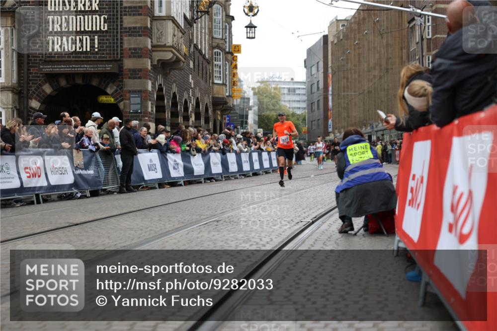 05.10.2025 - 20. swb-Marathon Bremen Yannick Fuchs http://msf.ph/oto/9282033 05.10.2025 12:55:35 Ziel 474, 1443, 1912, 2132, 6444 meine-sportfotos.de