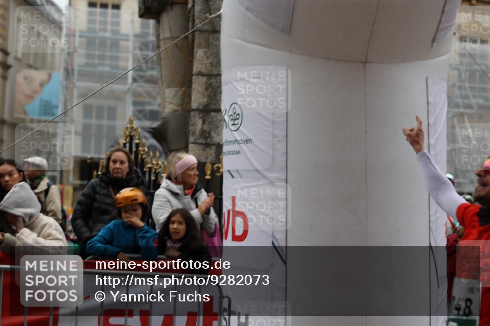 05.10.2025 - 20. swb-Marathon Bremen Yannick Fuchs http://msf.ph/oto/9282073 05.10.2025 12:56:12 Ziel 57, 481, 761, 902, 1633, 2048, 4375, 7766 meine-sportfotos.de