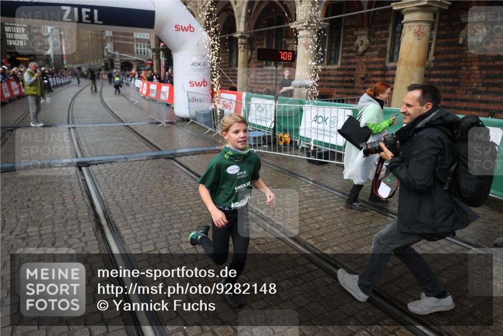 05.10.2025 - 20. swb-Marathon Bremen Yannick Fuchs http://msf.ph/oto/9282148 05.10.2025 15:17:52 Ziel  meine-sportfotos.de