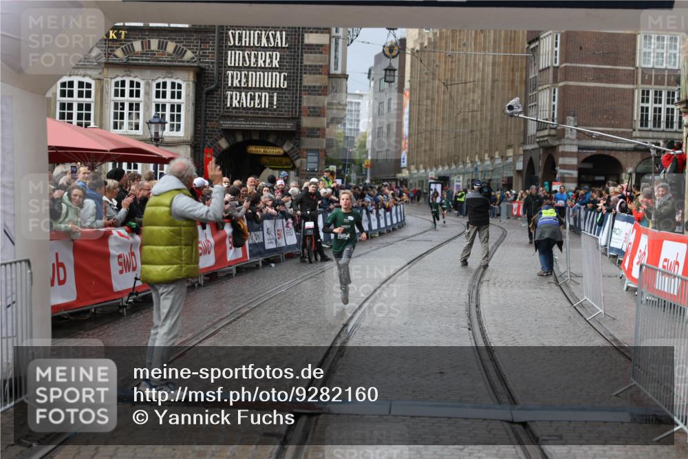05.10.2025 - 20. swb-Marathon Bremen Yannick Fuchs http://msf.ph/oto/9282160 05.10.2025 15:17:57 Ziel  meine-sportfotos.de