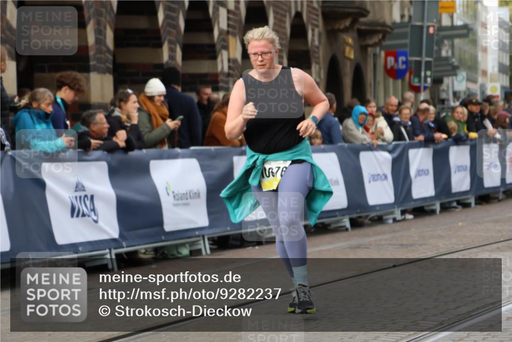 05.10.2025 - 20. swb-Marathon Bremen Strokosch-Dieckow http://msf.ph/oto/9282237 05.10.2025 11:15:28 Ziel 8844, 9959, 10976, 11112, 11113 meine-sportfotos.de