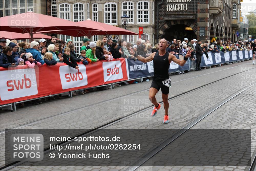 05.10.2025 - 20. swb-Marathon Bremen Yannick Fuchs http://msf.ph/oto/9282254 05.10.2025 12:57:44 Ziel 3153, 4635 meine-sportfotos.de