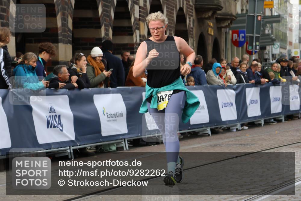 05.10.2025 - 20. swb-Marathon Bremen Strokosch-Dieckow http://msf.ph/oto/9282262 05.10.2025 11:15:28 Ziel 8844, 9959, 10976, 11112, 11113 meine-sportfotos.de