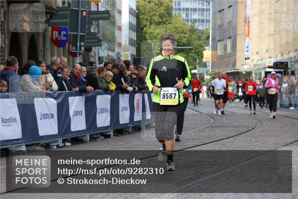05.10.2025 - 20. swb-Marathon Bremen Strokosch-Dieckow http://msf.ph/oto/9282310 05.10.2025 11:15:35 Ziel 9567, 11112, 11113, 11440 meine-sportfotos.de