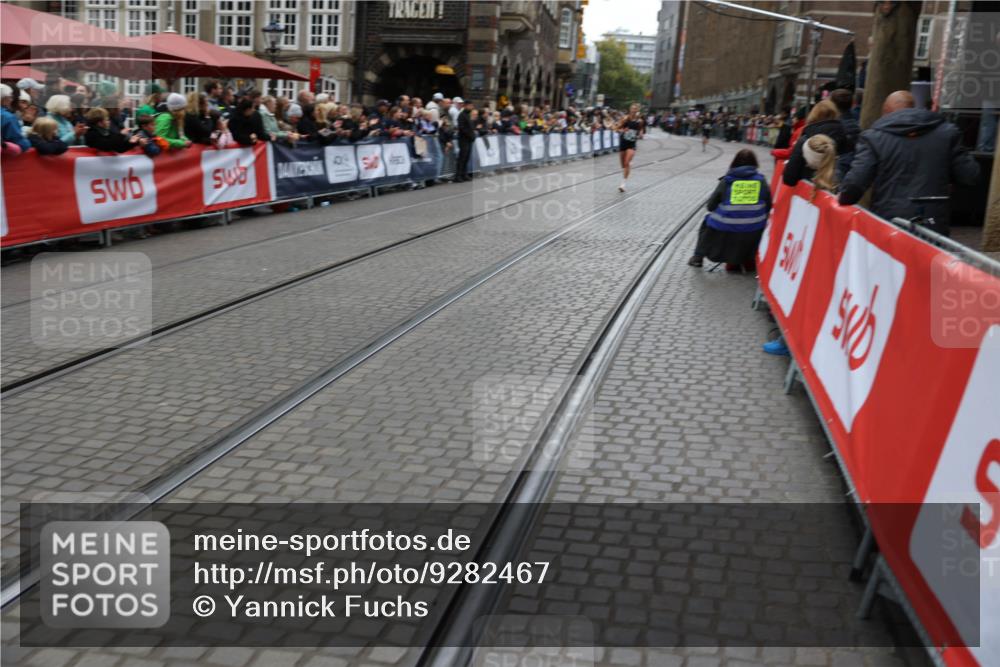 05.10.2025 - 20. swb-Marathon Bremen Yannick Fuchs http://msf.ph/oto/9282467 05.10.2025 12:57:54 Ziel 1088, 2168, 2909 meine-sportfotos.de