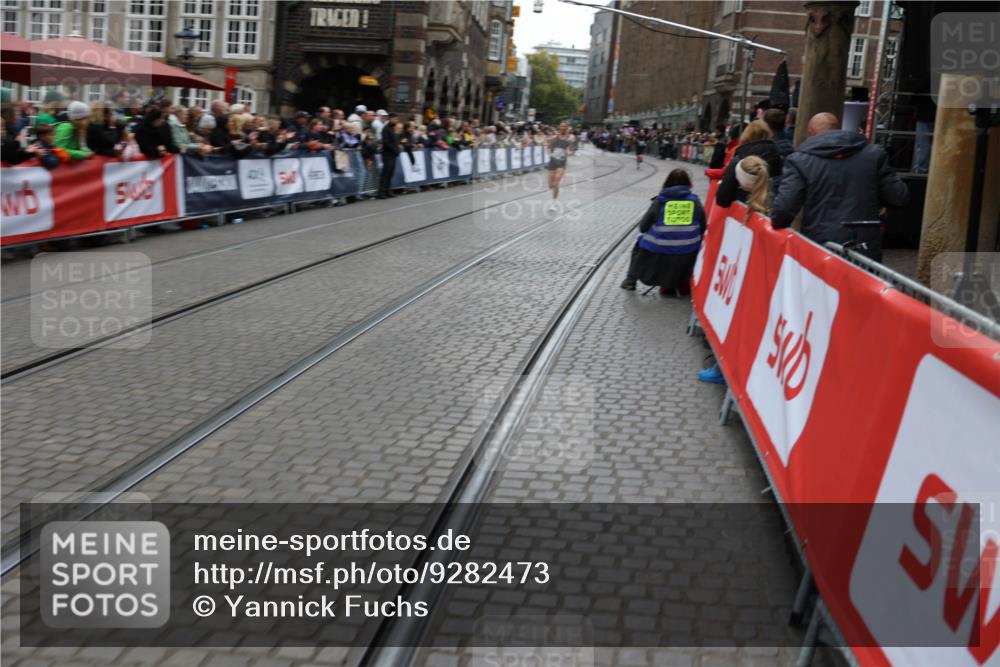 05.10.2025 - 20. swb-Marathon Bremen Yannick Fuchs http://msf.ph/oto/9282473 05.10.2025 12:57:54 Ziel 1088, 2168, 2909 meine-sportfotos.de