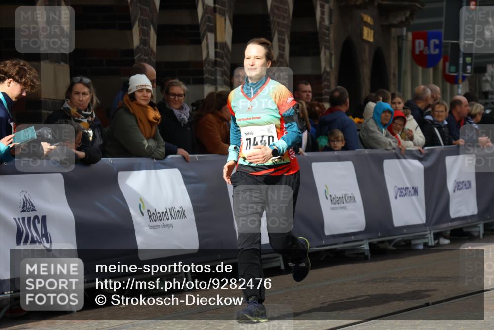 05.10.2025 - 20. swb-Marathon Bremen Strokosch-Dieckow http://msf.ph/oto/9282476 05.10.2025 11:15:40 Ziel 9567, 11440 meine-sportfotos.de