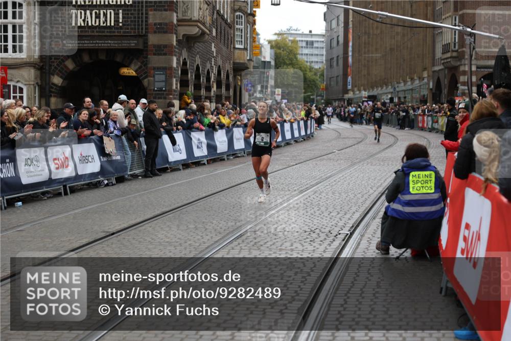 05.10.2025 - 20. swb-Marathon Bremen Yannick Fuchs http://msf.ph/oto/9282489 05.10.2025 12:57:55 Ziel 1088, 2168, 2909 meine-sportfotos.de