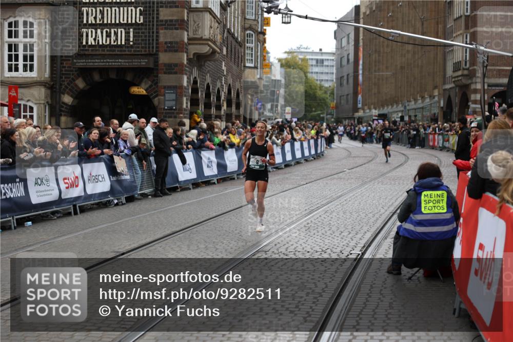05.10.2025 - 20. swb-Marathon Bremen Yannick Fuchs http://msf.ph/oto/9282511 05.10.2025 12:57:55 Ziel 1088, 2168, 2909 meine-sportfotos.de