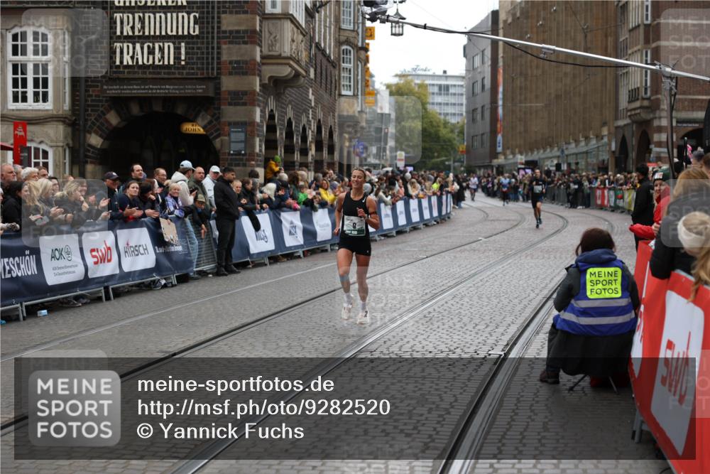 05.10.2025 - 20. swb-Marathon Bremen Yannick Fuchs http://msf.ph/oto/9282520 05.10.2025 12:57:55 Ziel 1088, 2168, 2909 meine-sportfotos.de