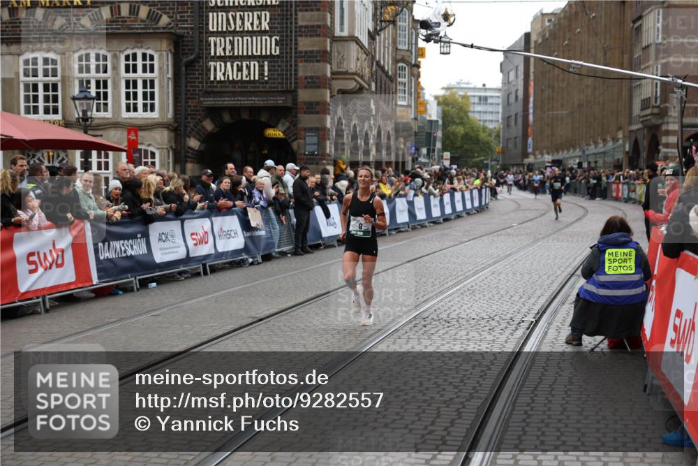 05.10.2025 - 20. swb-Marathon Bremen Yannick Fuchs http://msf.ph/oto/9282557 05.10.2025 12:57:56 Ziel 9, 1088, 2168, 2909 meine-sportfotos.de