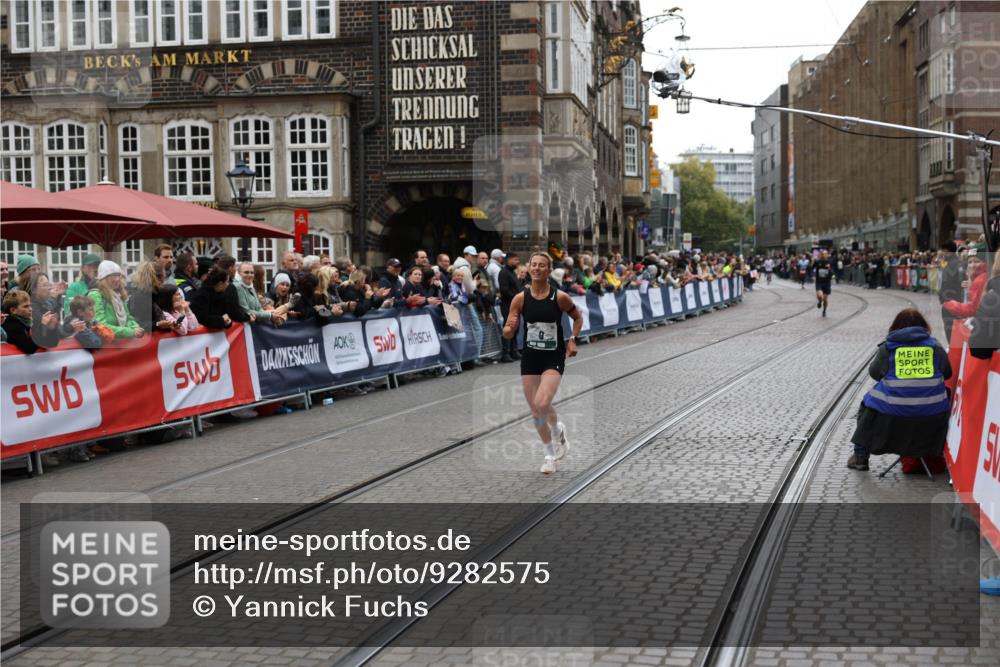05.10.2025 - 20. swb-Marathon Bremen Yannick Fuchs http://msf.ph/oto/9282575 05.10.2025 12:57:56 Ziel 9, 1088, 2168, 2909 meine-sportfotos.de