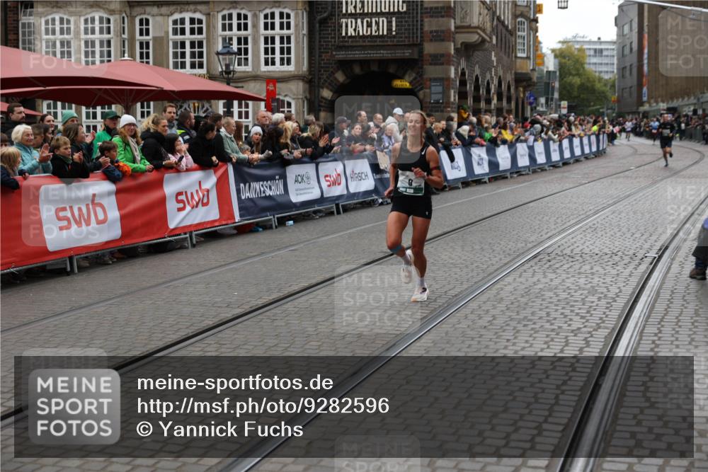 05.10.2025 - 20. swb-Marathon Bremen Yannick Fuchs http://msf.ph/oto/9282596 05.10.2025 12:57:56 Ziel 9, 1088, 2168, 2909 meine-sportfotos.de