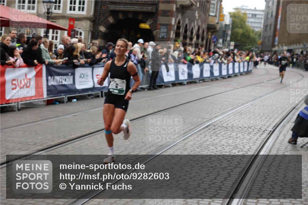 05.10.2025 - 20. swb-Marathon Bremen Yannick Fuchs http://msf.ph/oto/9282603 05.10.2025 12:57:57 Ziel 9, 1088, 2168, 2909 meine-sportfotos.de