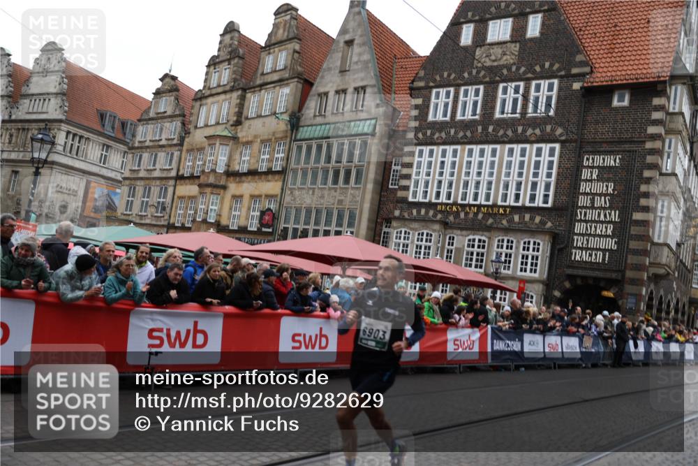 05.10.2025 - 20. swb-Marathon Bremen Yannick Fuchs http://msf.ph/oto/9282629 05.10.2025 12:58:02 Ziel 9, 6903 meine-sportfotos.de