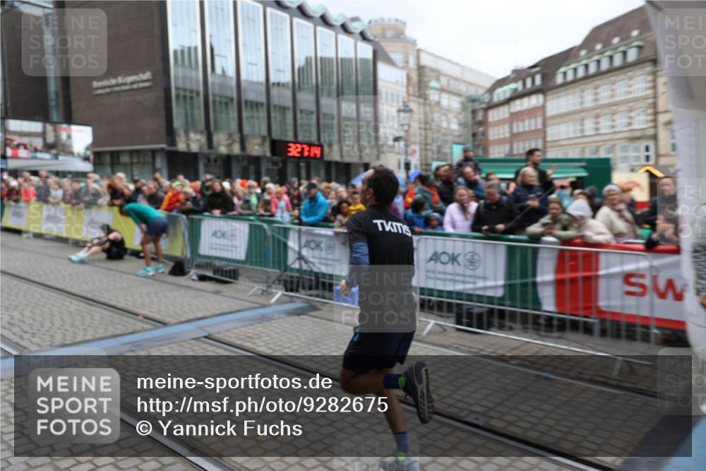 05.10.2025 - 20. swb-Marathon Bremen Yannick Fuchs http://msf.ph/oto/9282675 05.10.2025 12:58:04 Ziel 9, 6903 meine-sportfotos.de