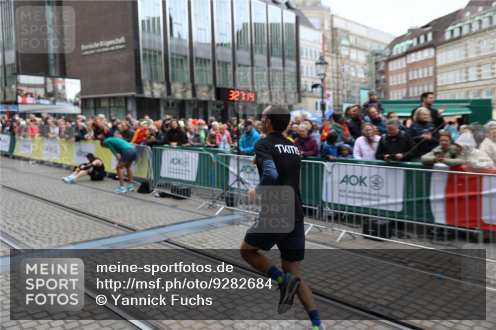 05.10.2025 - 20. swb-Marathon Bremen Yannick Fuchs http://msf.ph/oto/9282684 05.10.2025 12:58:04 Ziel 9, 6903 meine-sportfotos.de