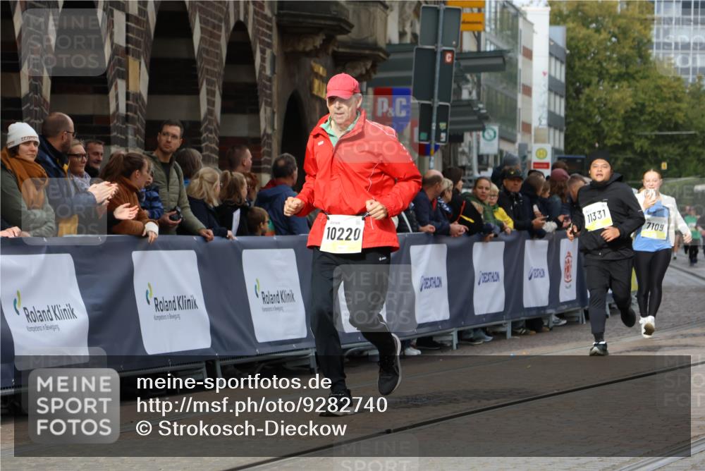 05.10.2025 - 20. swb-Marathon Bremen Strokosch-Dieckow http://msf.ph/oto/9282740 05.10.2025 11:16:03 Ziel 7109, 8476, 9640, 10220, 10635, 10831, 10846, 11331, 11375 meine-sportfotos.de