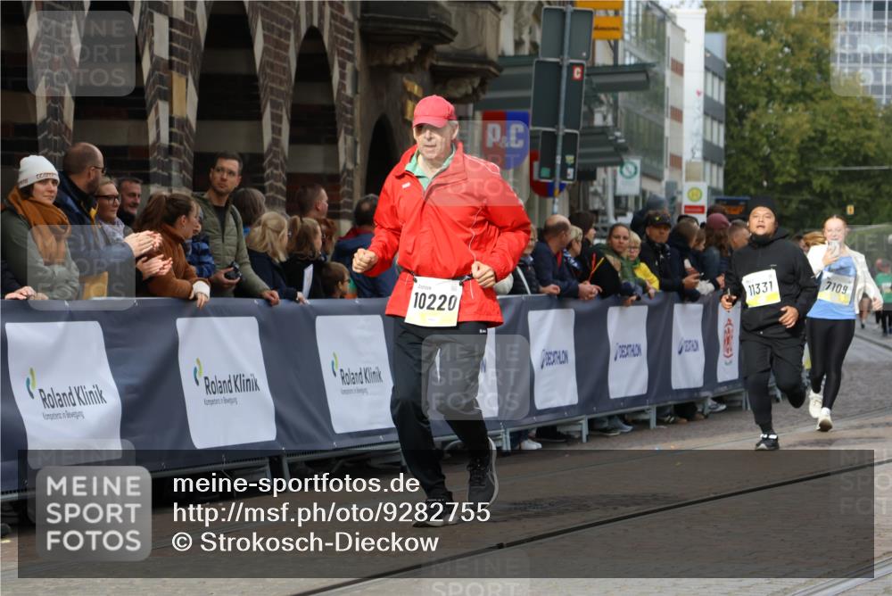 05.10.2025 - 20. swb-Marathon Bremen Strokosch-Dieckow http://msf.ph/oto/9282755 05.10.2025 11:16:03 Ziel 7109, 8476, 9640, 10220, 10635, 10831, 10846, 11331, 11375 meine-sportfotos.de
