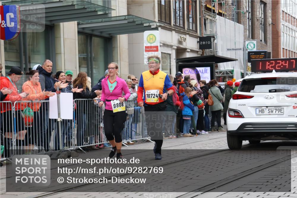 05.10.2025 - 20. swb-Marathon Bremen Strokosch-Dieckow http://msf.ph/oto/9282769 05.10.2025 11:22:46 Ziel 9808, 9808 meine-sportfotos.de