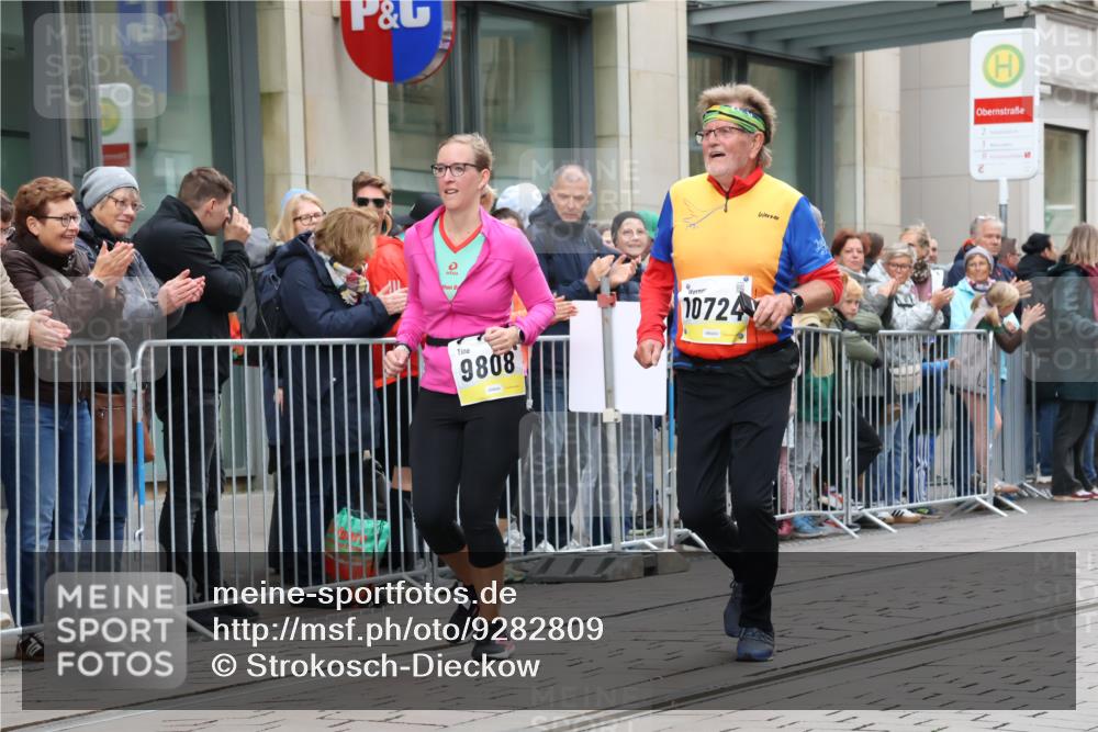 05.10.2025 - 20. swb-Marathon Bremen Strokosch-Dieckow http://msf.ph/oto/9282809 05.10.2025 11:22:47 Ziel 9808, 9808 meine-sportfotos.de