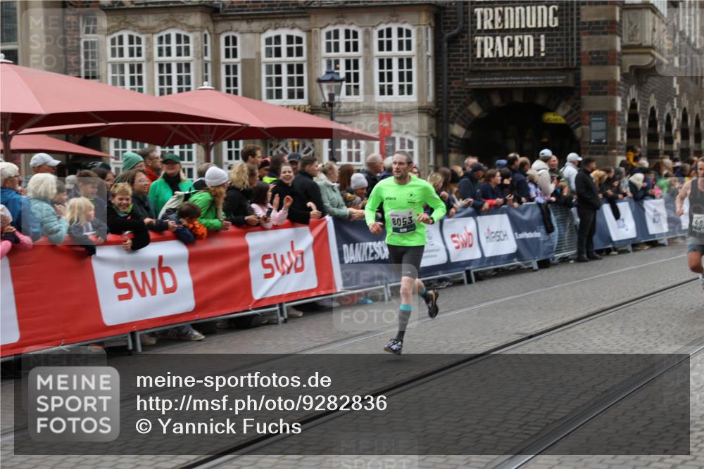 05.10.2025 - 20. swb-Marathon Bremen Yannick Fuchs http://msf.ph/oto/9282836 05.10.2025 12:59:08 Ziel 3435, 5470, 5495, 8053 meine-sportfotos.de