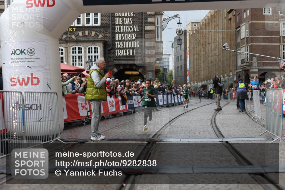 05.10.2025 - 20. swb-Marathon Bremen Yannick Fuchs http://msf.ph/oto/9282838 05.10.2025 15:18:05 Ziel  meine-sportfotos.de