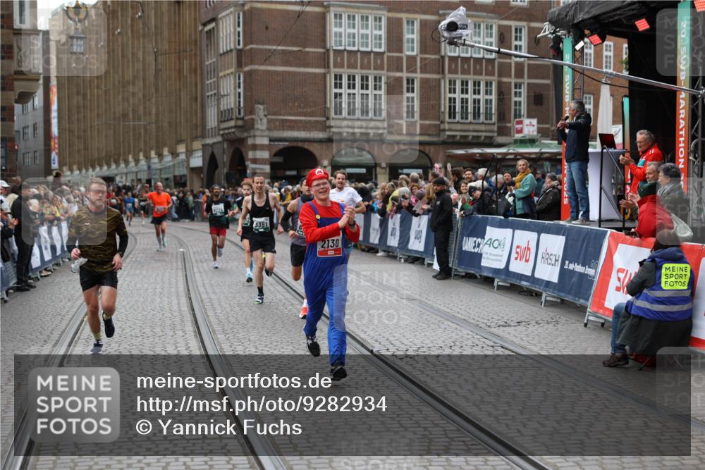 05.10.2025 - 20. swb-Marathon Bremen Yannick Fuchs http://msf.ph/oto/9282934 05.10.2025 12:59:18 Ziel 2130, 2385, 4158, 4664, 8053 meine-sportfotos.de