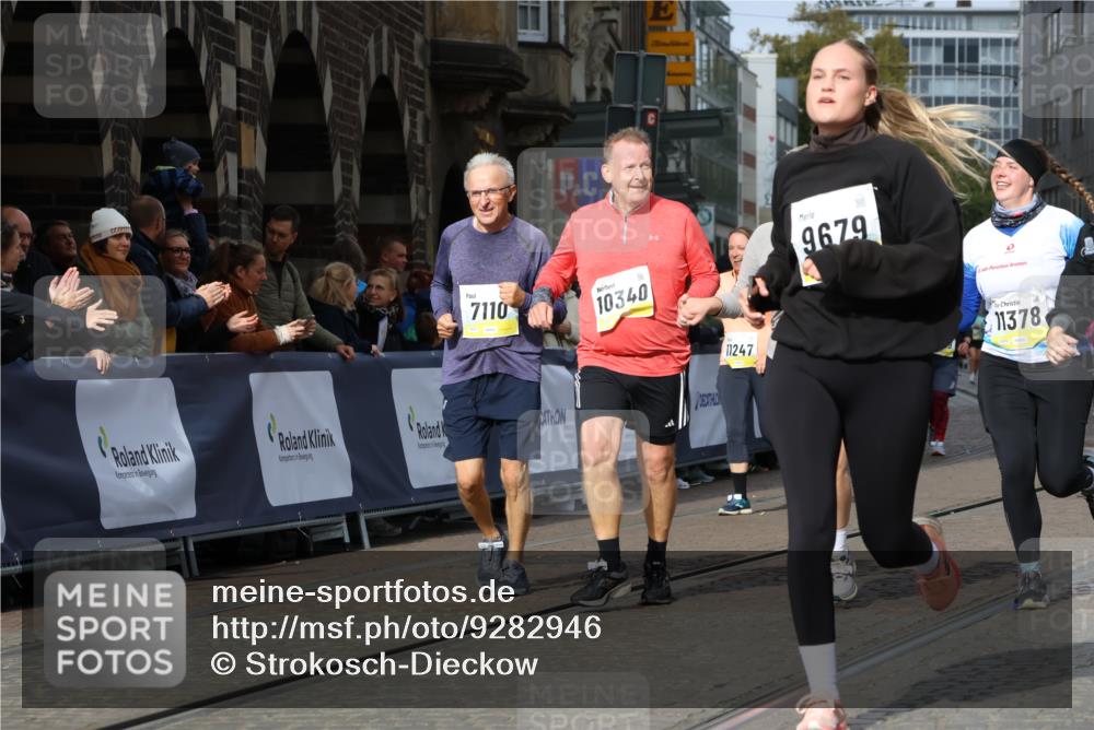 05.10.2025 - 20. swb-Marathon Bremen Strokosch-Dieckow http://msf.ph/oto/9282946 05.10.2025 11:16:12 Ziel 7110, 9640, 9679, 10339, 10340, 10564, 10635, 11247, 11378 meine-sportfotos.de