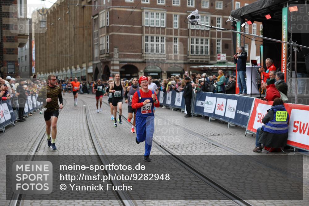 05.10.2025 - 20. swb-Marathon Bremen Yannick Fuchs http://msf.ph/oto/9282948 05.10.2025 12:59:18 Ziel 2130, 2385, 4158, 4664, 8053 meine-sportfotos.de
