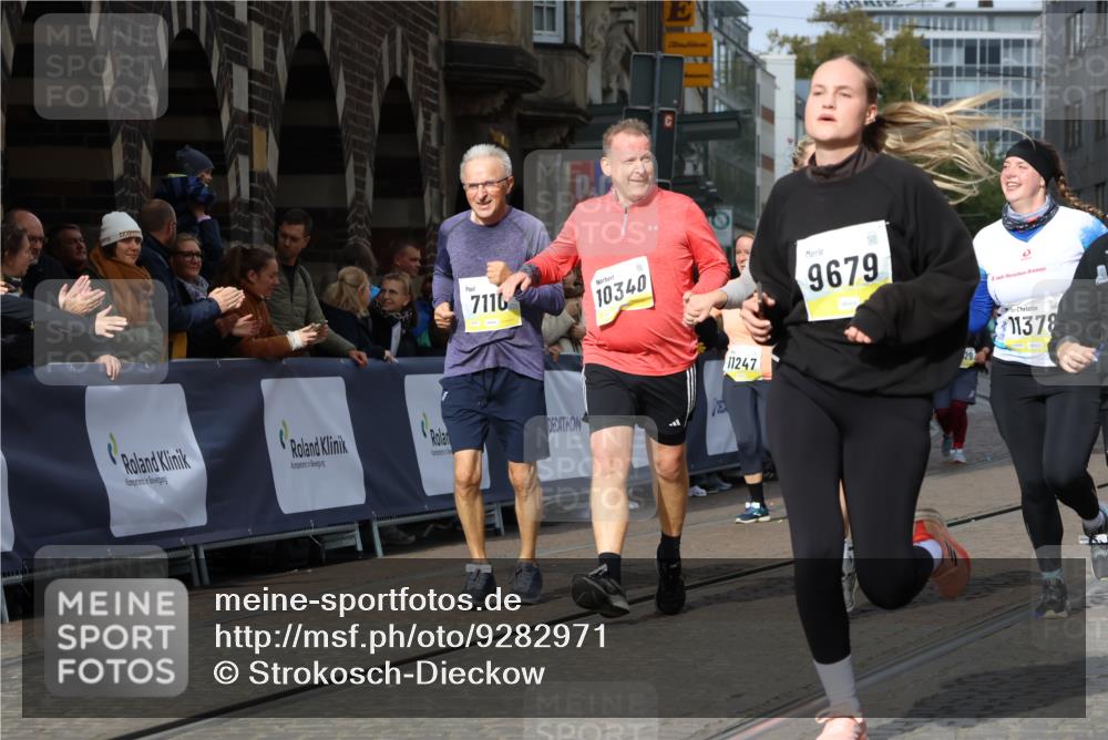 05.10.2025 - 20. swb-Marathon Bremen Strokosch-Dieckow http://msf.ph/oto/9282971 05.10.2025 11:16:12 Ziel 7110, 9640, 9679, 10339, 10340, 10564, 10635, 11247, 11378 meine-sportfotos.de