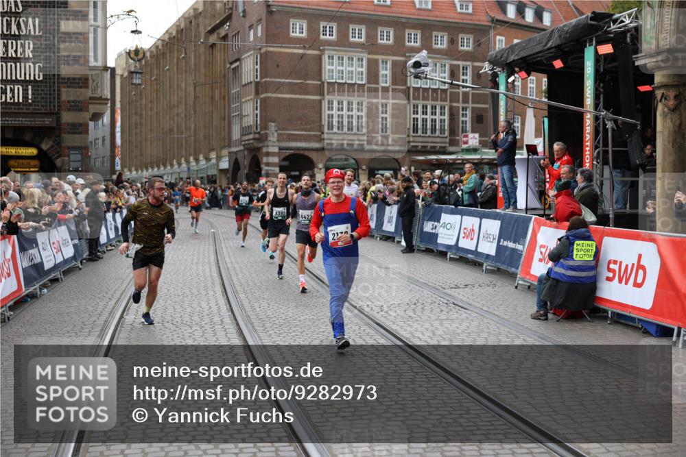 05.10.2025 - 20. swb-Marathon Bremen Yannick Fuchs http://msf.ph/oto/9282973 05.10.2025 12:59:18 Ziel 2130, 2385, 4158, 4664, 8053 meine-sportfotos.de